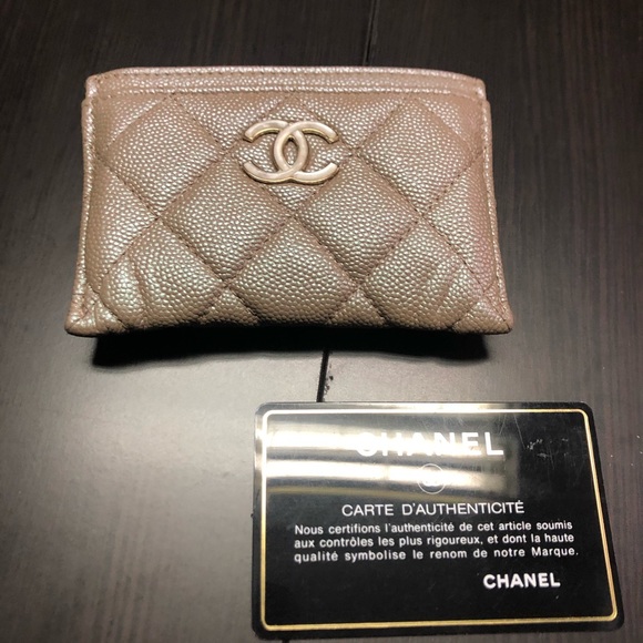 CHANEL Iridescent Caviar Quilted Card Holder used - Picture 3 of 7